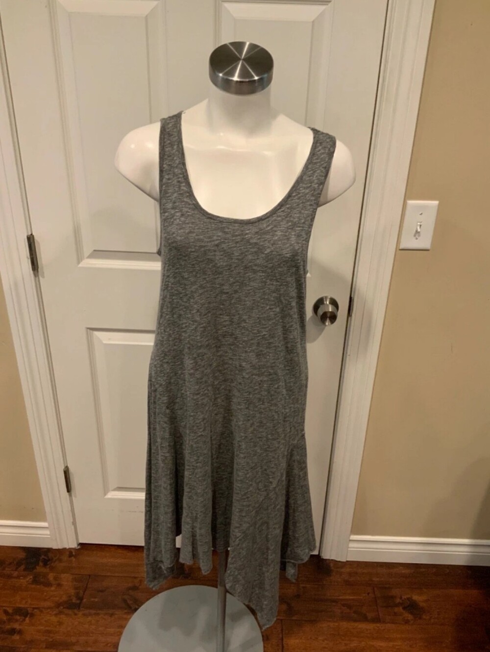 Women’s Gray Scoop Neck Swing Dress